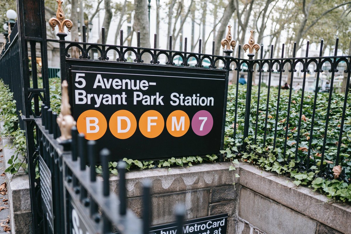 milesquarelabs's tweet image. New York bins subway surveillance robot. Read more here: buff.ly/3UquWMA #robotics #surveillancerobot #innovations #newtechnology