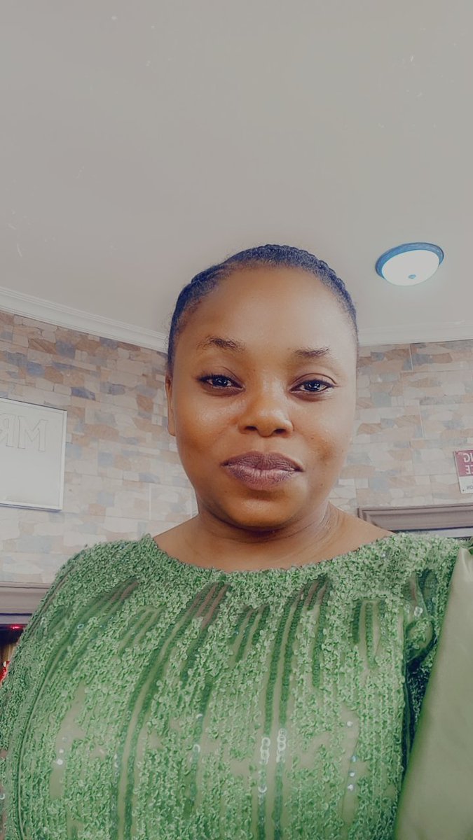 g_cascade17's tweet image. #beautifulgirl 
#no blemish
#nostain
No error