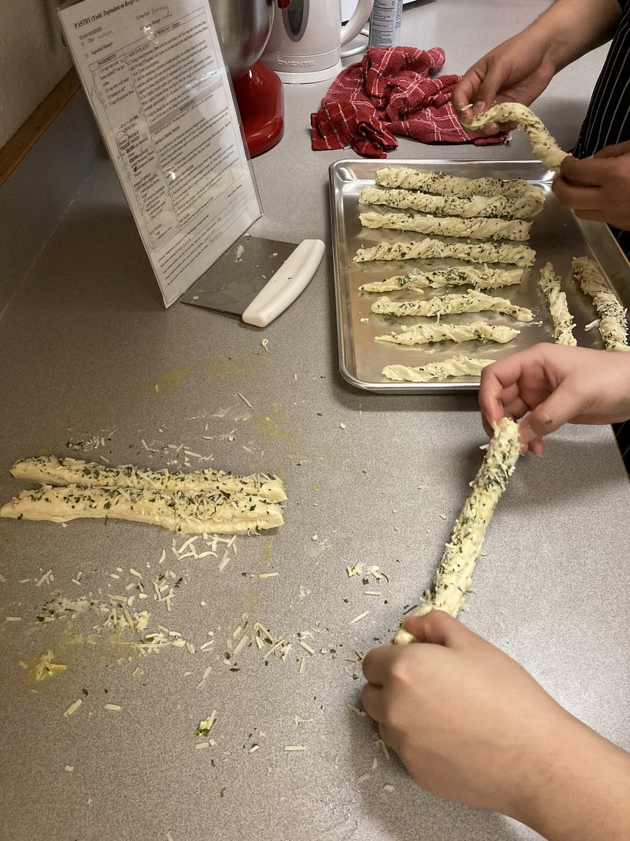 Miss Hicks tweet media