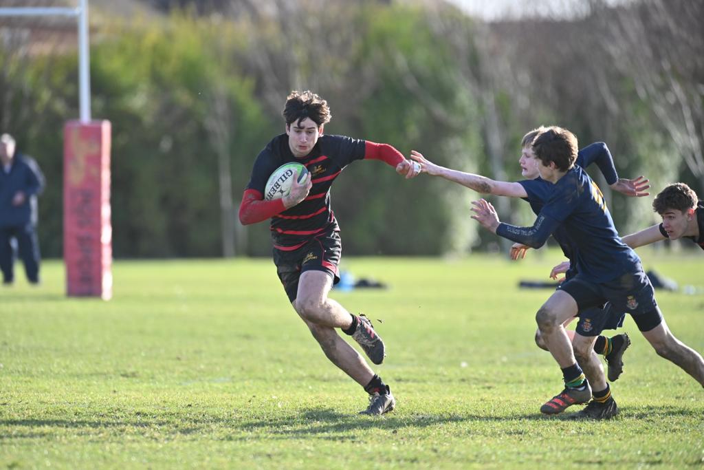 PGS1732's tweet photo. Tomorrow we host our South Coast 7s tournament. 16 schools & 190 players will be taking part in a great day of running rugby - take a break from the @SixNationsRugby and @Womens6Nations to come and watch!
@CanfordSport @SeafordSport @EpsomC_Sport @BryanstonRugby
#PGSCommitment https://t.co/tZPNcPDbgG