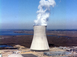 NucSafetyUCS's tweet photo. The @NRCgov has issued a violation to the Hope Creek #nuclear reactor in #NewJersey after documenting that the reactor had operated for 24 days in 2022 with insufficient shutdown margin. Also, inspectors found a negative trend in fire protection. https://t.co/M86pjn4md4 https://t.co/dccow474Se