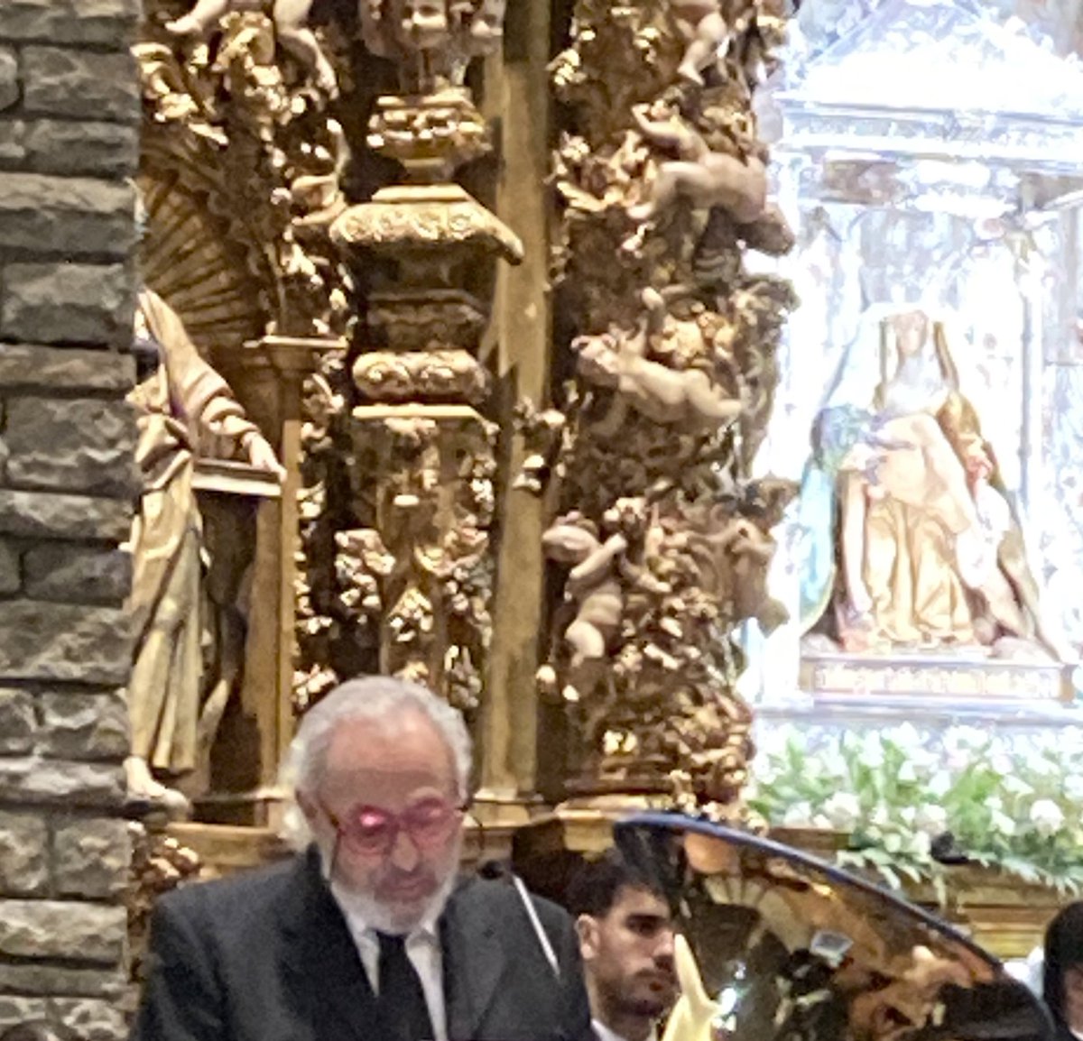La basílica de la Virgen del Camino acoge el concierto de la Agrupación Musical de la Cofradía de la Bienaventuranza con motivo de su XII aniversario, presentado por Ricardo Jesús García Prada