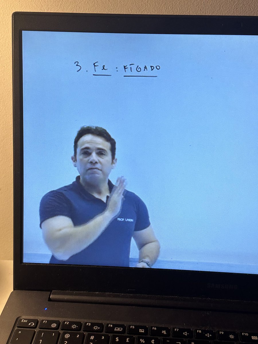 atlasbeep's tweet image. os melhores comentários do landim vem quando ele faz essa pose