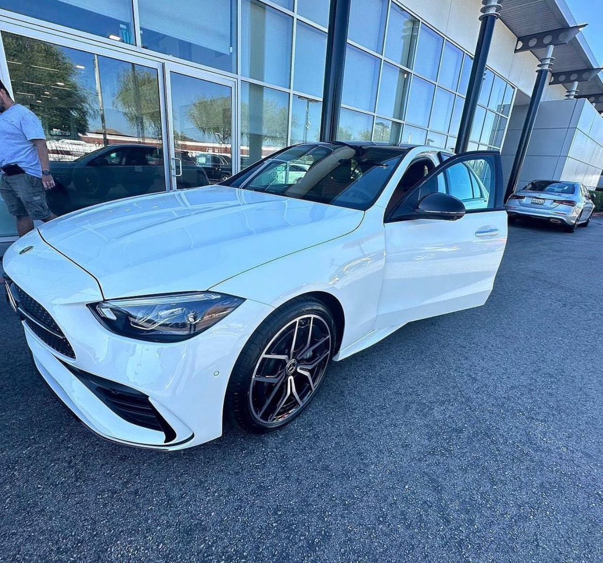 _awol6's tweet photo. Just got myself a new car all thanks to my coach y’all really need to try this platform follow her instagram called @trade_with_sarah_mager don’t miss out https://t.co/qpOwLnojlI