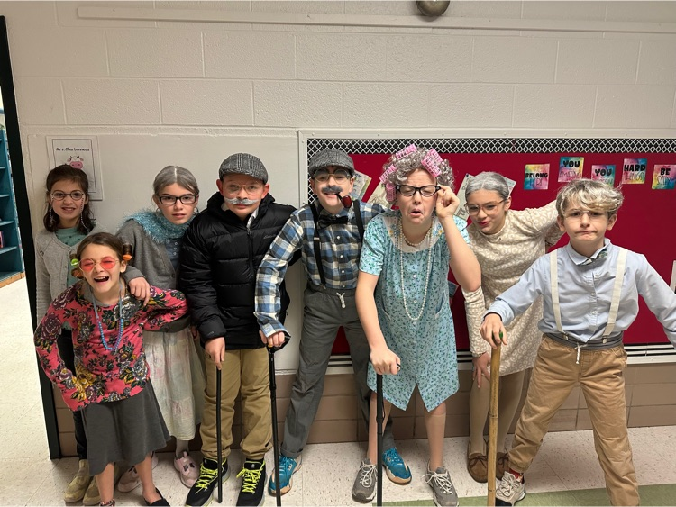 MrsWhitCPM's tweet photo. 100 days of learning and smiles at Calf Pen!!! #decadesweek #lookgoodfor100 #cpmfun https://t.co/OSUJNdzs8L
