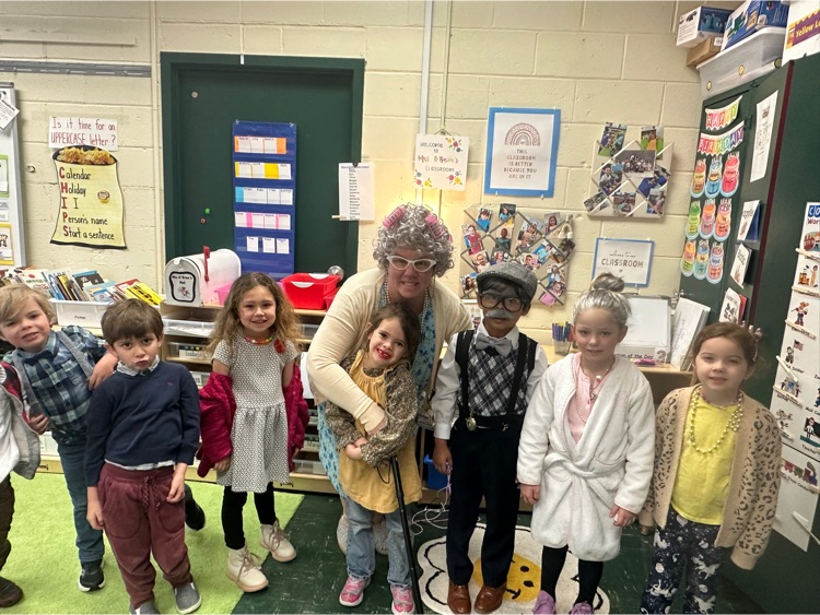 MrsWhitCPM's tweet photo. 100 days of learning and smiles at Calf Pen!!! #decadesweek #lookgoodfor100 #cpmfun https://t.co/OSUJNdzs8L