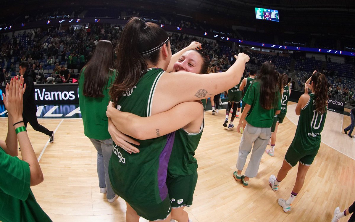 unicajaCB's tweet photo. 🥳 ALEGRÍA 🥳

💚💜 #UnicajaJuntas #LFChallenge @fundunicaja @unicajabanco @AytoMijas https://t.co/4CLKJr8B2J