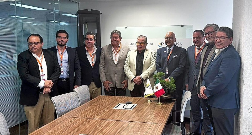 PerezBehr's tweet photo. El fortalecimiento en los acuerdos internacionales, que promuevan el intercambio comercial entre #México y la #RepúblicadeIndonesia, son fundamentales en el crecimiento de ambas regiones. https://t.co/V9T1IsXYZh
