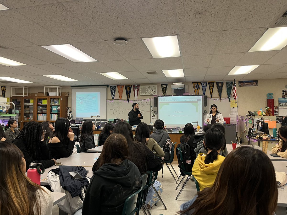 shsbiotech's tweet photo. Thank you to the guest speakers from the California Health Sciences University for the insightful session on medical school! Our Biotech students not only acquired valuable insights into  medical education, but also gained firsthand experience in using medical equipment. https://t.co/2B8U1X8Ml1