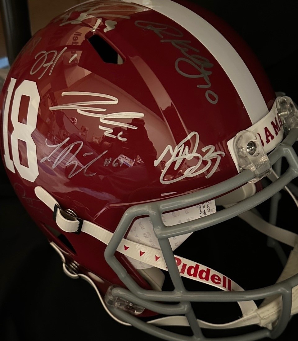 NFLFoundation's tweet image. Alabama Football leads all colleges in representation at this year's #ProBowlGames ! You can bid on this Alabama Helmet signed by them all! Inc. Derrick Henry, Tua Tagovailoa, Jalen Hurts, Jahmyr Gibbs, Will Anderson and more! #RollTide nflauction.nfl.com/alabama-replic…