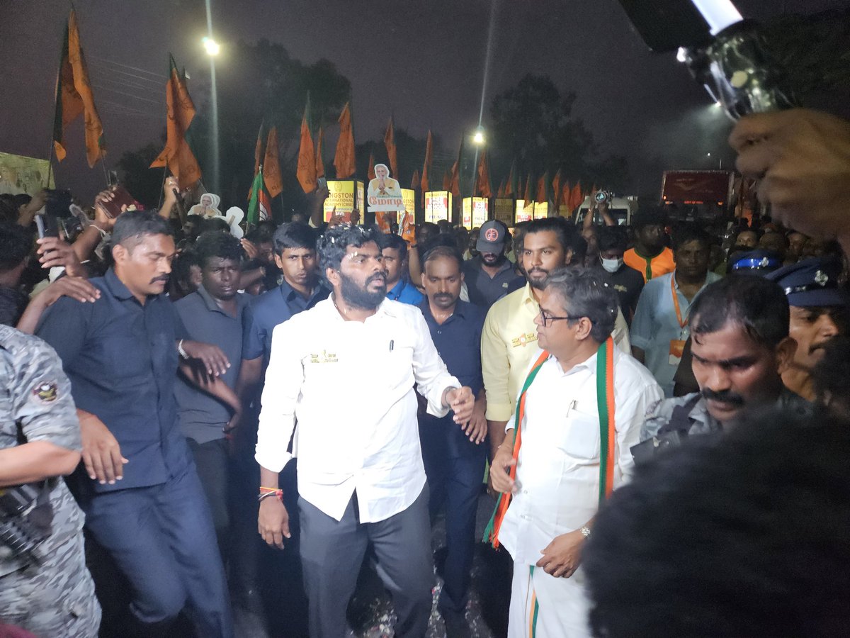 ssubbiah6's tweet photo. என் மண் என் மக்கள் வேலூர் காட்பாடி யாத்திரையில் இன்று
என்றும் அறம் காக்கும் பணியில் நாம்
SS
@annamalai_k @KaruNagarajan @SuryahSG @SathyanSayee https://t.co/K122pk48A4