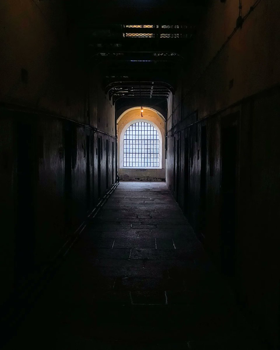 An eventful Thursday afternoon spent at Kilmainham Gaol for our D3 students where they learnt about the major Irish historical events that happened there. 😁 🇮🇪 <a href="/tyhub_ie/">TYhub</a> <a href="/ClonkeenSchool/">Clonkeen College</a> <a href="/ERSTIRELAND/">ERST</a> @