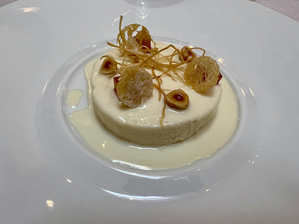 LucindasIreland's tweet photo. A perfect Saturday lunch with friends @Murphy_Kavanagh @RPGuilbaud #Michelin #2Star #Dublin https://t.co/fGQeJtzDnQ