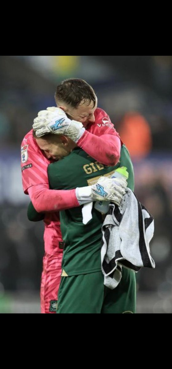 grrooves's tweet photo. That's how much it means to these boys 💚💚💚💚 https://t.co/W7KVJRezQ2