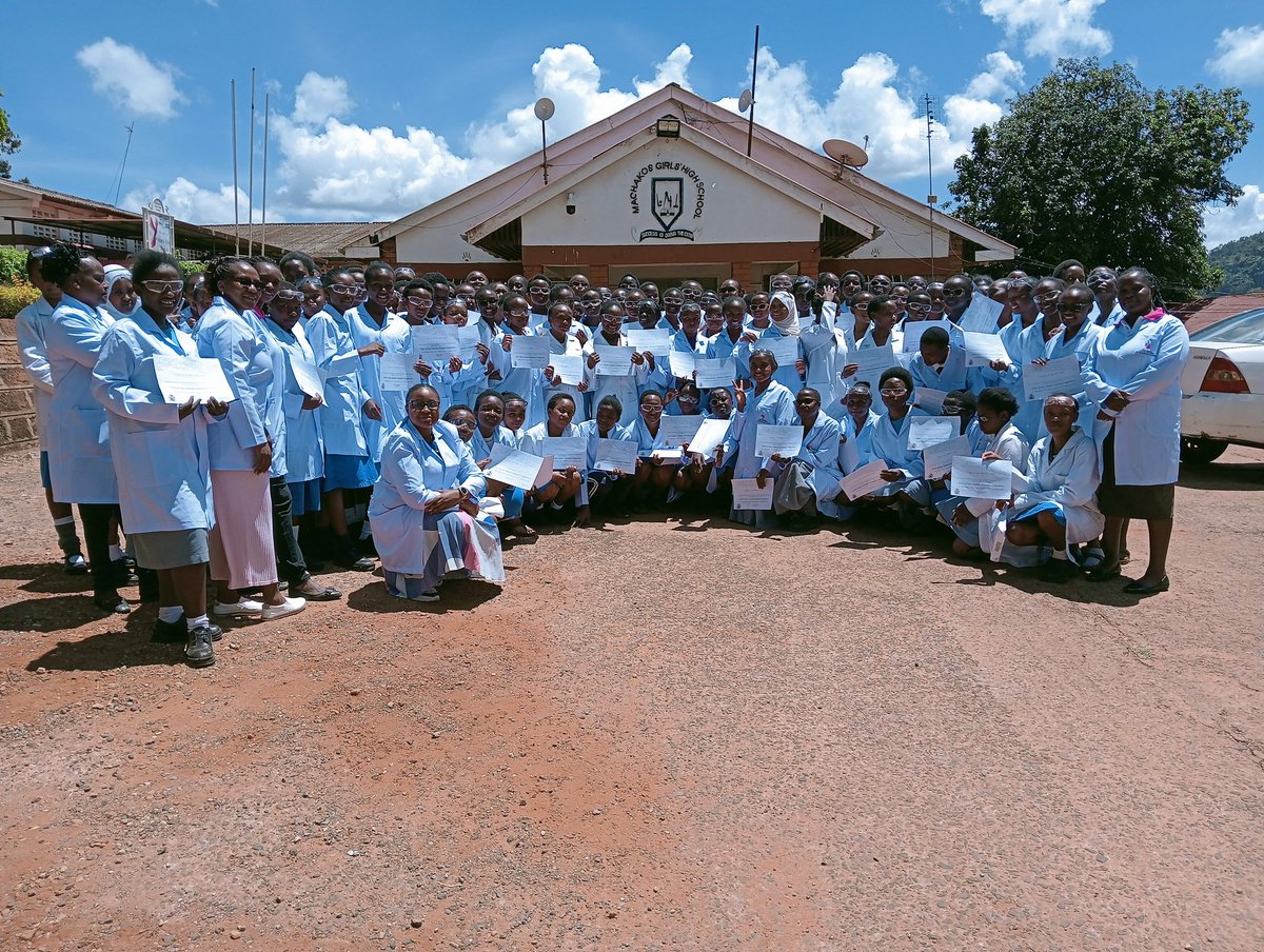 A great #sciencementorship #InspiringFutureScientists at Machakos Girls. So proud of these passionate #WomeninscienceKE committed to #turningthetide #enhance #genderequity in #Science, #closethegendergap. Thank you @IntVetVaccNet @YSTKenya @uonbi @AWARDFellowship @carolmwende