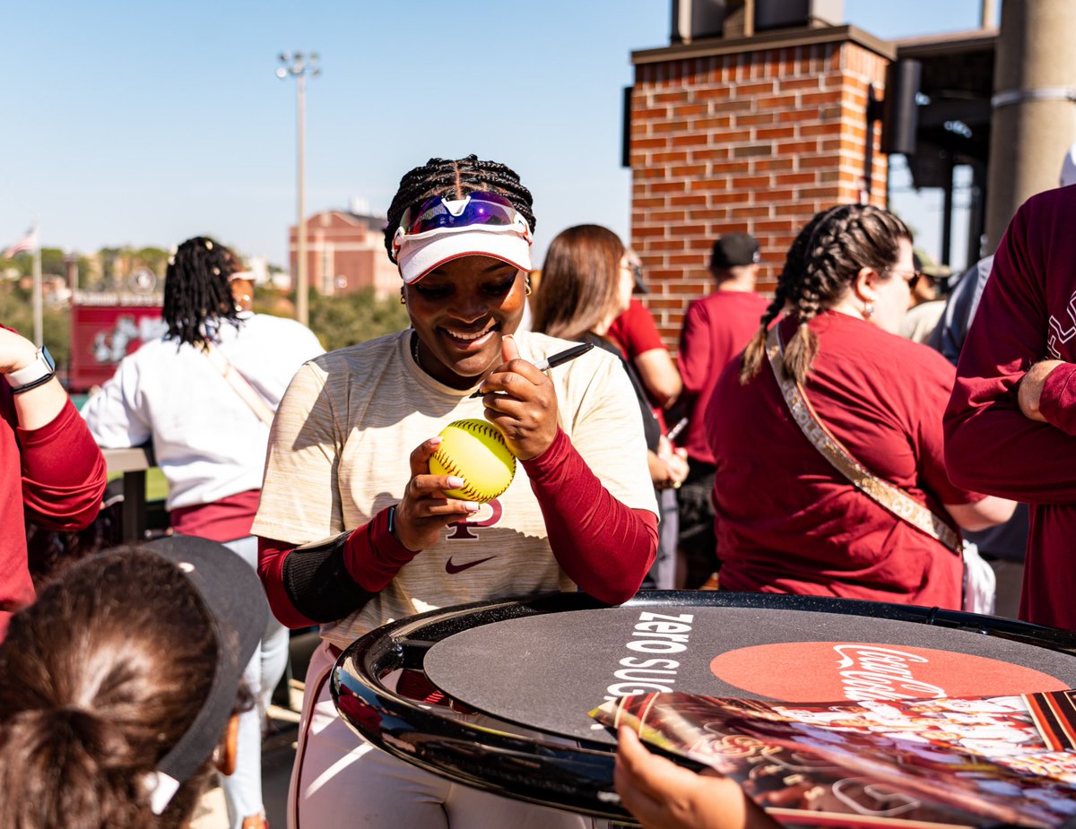 FSU_Softball's tweet photo. Nothing but the best from our fans โค๏ธ
#AllIn4ONE https://t.co/2sxiVqmmQw