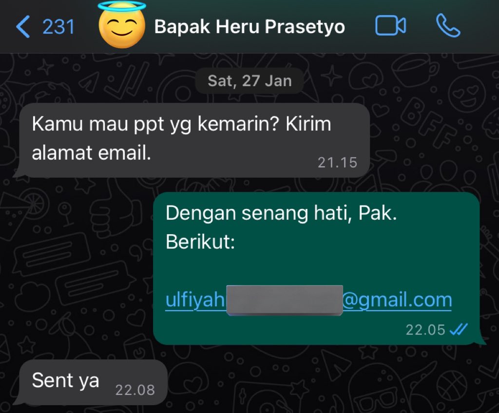 ulfija's tweet photo. Aku hadirin satu acara di SBM ITB Jakarta. Dari halaman parkir ada yg udah jalan di depanku. Di lift, aku sadar beliau salah satu speakernya dan spontan kuajak kenalan, mention mau nonton beliau.

Setelah acara, aku tungguin, diskusi, dikasih no. telepon, dan dikirimin materi. :) https://t.co/hUsFNYXNZt