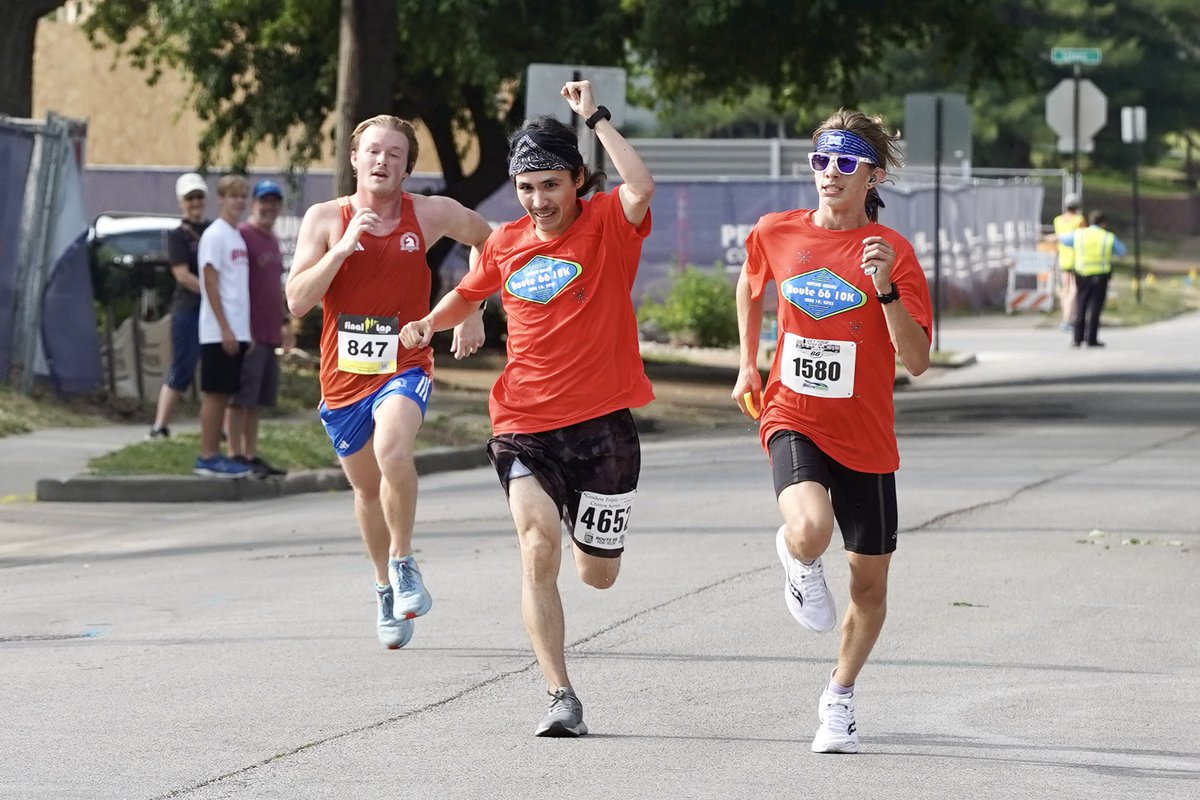 mbaxter091's tweet photo. Celebrating the US Olympic Team Trials Marathon today with 26 images of local runners covering distances of varying lengths, pushing themselves, and celebrating their efforts - like these 3!  The Rt 66 10k. https://t.co/wVTe05LwFt