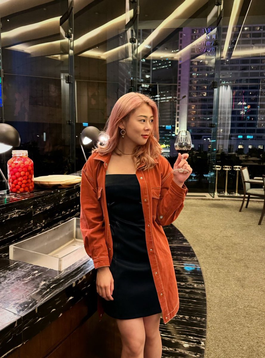 GemmyCrypto_'s tweet photo. Cheers to the highs and lows of the crypto market 🔥😎🌚 https://t.co/r6IUwvSeVy