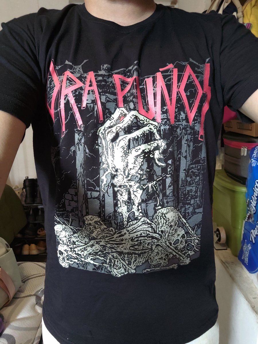 MediumUniform's tweet photo. @Streamerch_mx @alkapone estrenando la mamalona que llegó ayer, excelente diseño, solo pa la raza que no sepa que pedo con la talla, yo mido 1.80, estoy medio panzón y me quedó al mero pedo la mediana https://t.co/dzf7sQZyyL