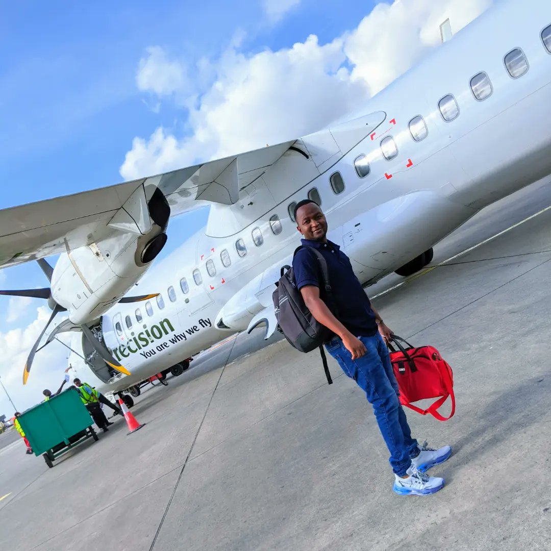 singidafgfc's tweet photo. Hakuna ndege zinaenda na muda kama za @PrecisionAirTz https://t.co/sRYEBej2mG