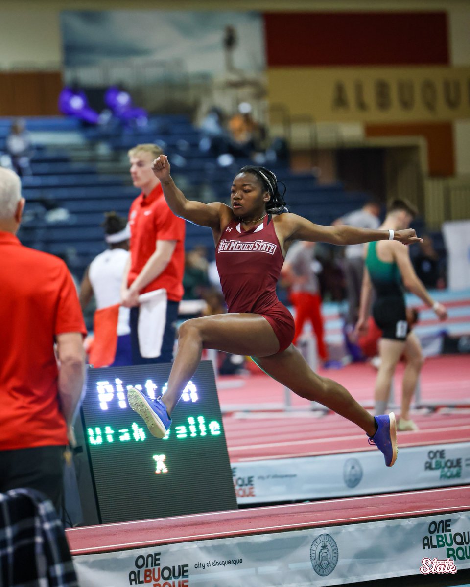 Cameron Hodges takes runner-up in her triple jump heat after tallying a mark of 11.87m (38-11.5")!💪

Second-best indoor time and just short of her PR set at the 2024 Stan Scott Memorial (11.93m).

#AggieUp
