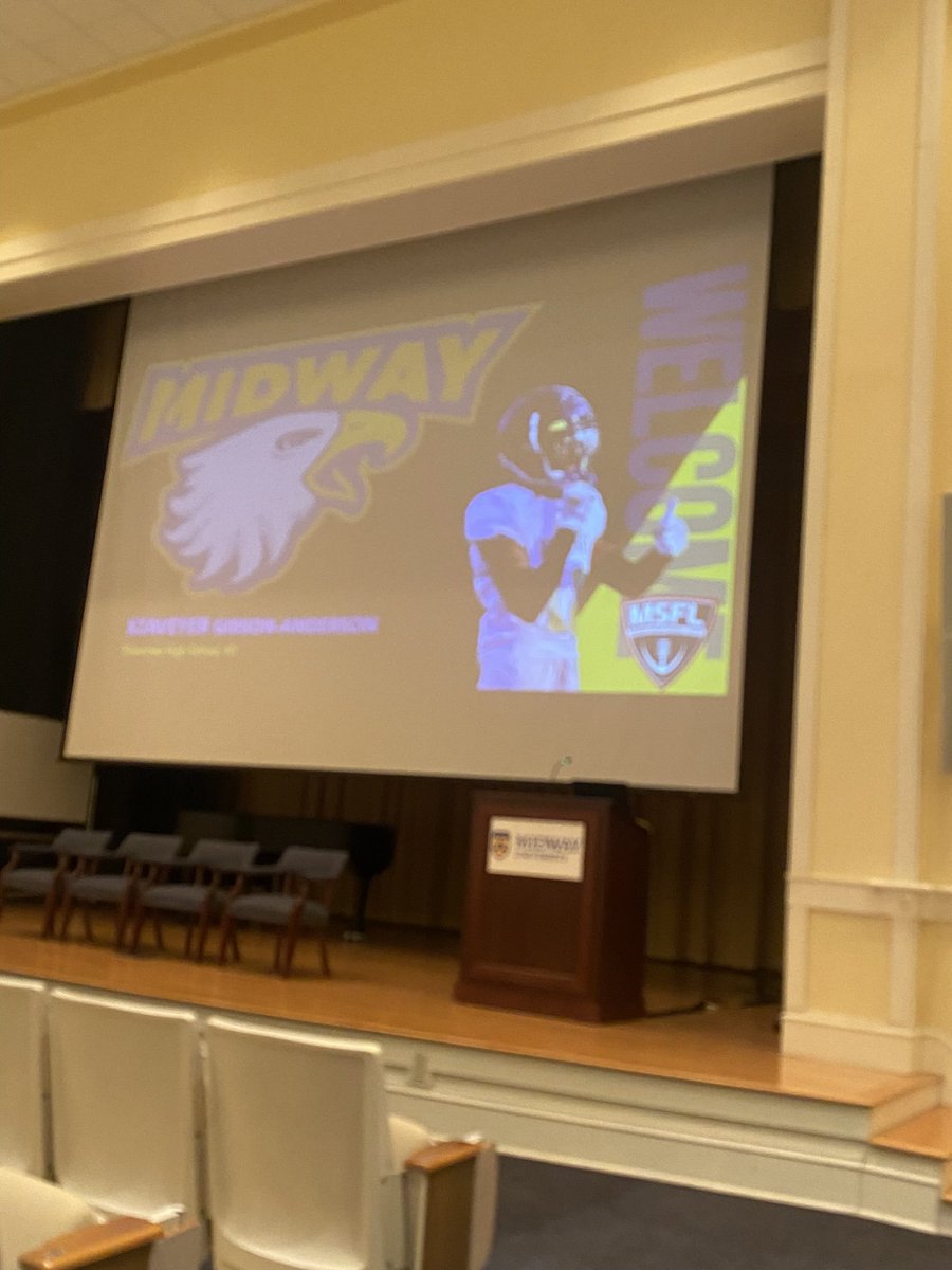 zayzay_1x's tweet photo. blessed to receive my first official offer to @midway_sprint @ekern2 @ShawneeEagles2 @CoachGibson72 W visit btw 💯 https://t.co/NnkOZijcJQ