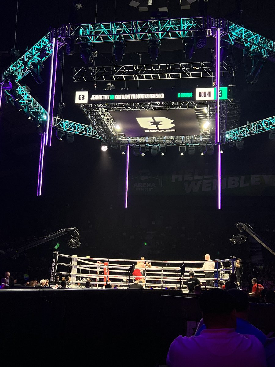 FIGHT NIGHT !!!  Thank you <a href="/boxxer/">BOXXER</a> for looking after me 👊🏽 #BuatsiAzeez