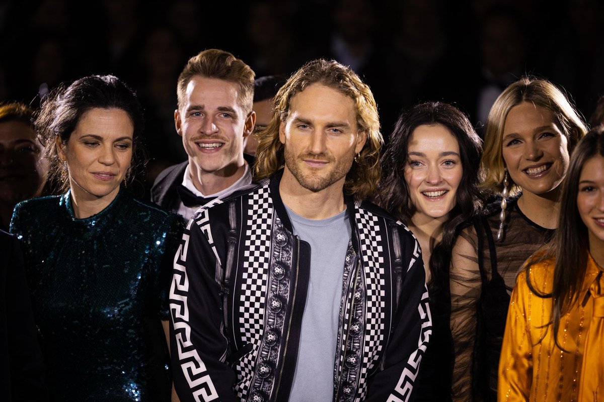 After some zoolander posing, I had the pleasure of watching “The Last Front” for the first time!
Playing Peer Schultz was a pleasure 🇩🇪
The movie will drop in Belgium on the 7th of Feb. Mark your calendars, friends &amp; foes and bring your popcorn😈
Lots of love 
#thelastfront 🫡