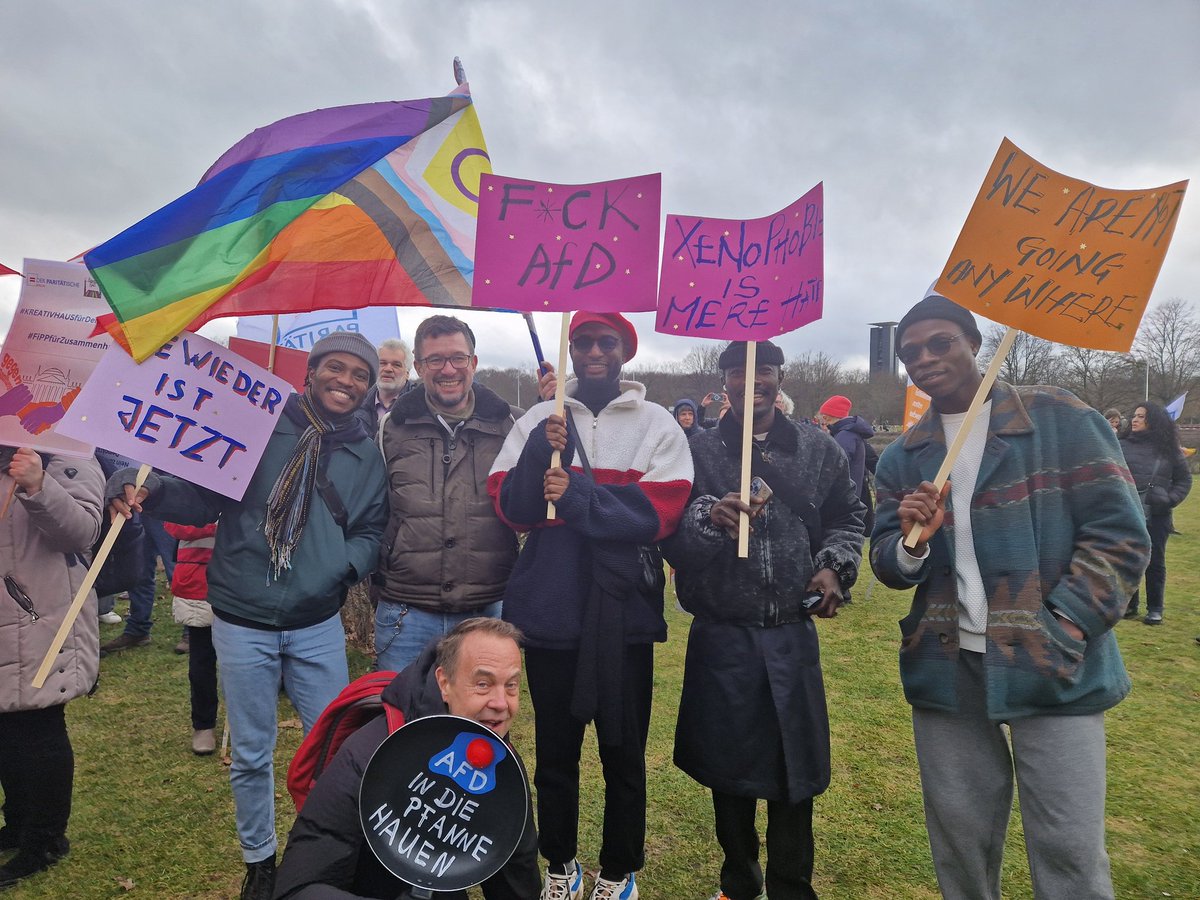 #WirSindDieBrandmauer <a href="/ParitaetBerlin/">Paritätischer Berlin</a> #VielfaltOhneAlternative #NieWiederIstJetzt