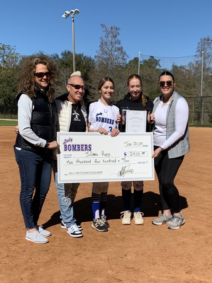 ElizaConnell's tweet photo. So blessed to be receiving the Elev8 Scholarship from @RileyCarline on our annual Bombers Day! Thank you so much! https://t.co/KyeMHr2NX1