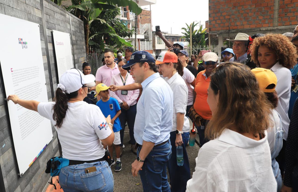alejoeder's tweet photo. ¡Qué buen parche la #ruta turística La Isabel Pérez en Siloé!

Caleños, nuestra ciudad es maravillosa y tiene espacios increíbles como este que le apuestan a la paz y la memoria histórica de nuestros barrios. https://t.co/FMw156pcXC