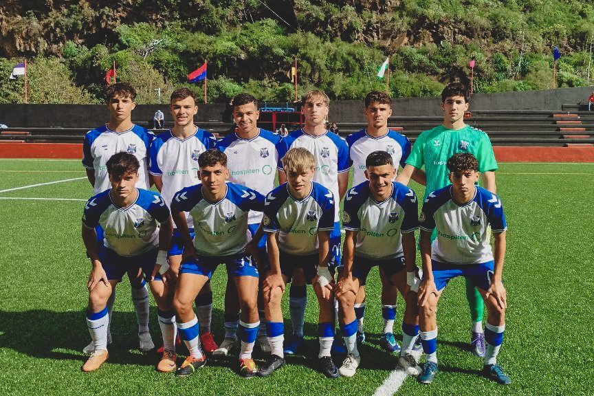JuvenilDH's tweet photo. 📝 El Tenerife no deja de sufrir para ganar 🥵

🏴󠁧󠁢󠁳󠁣󠁴󠁿 Los blanquiazules ganan el derbi tinerfeño, dominando, pero sufriendo en minutos finales ⌛

🔗 https://t.co/Em1BSqJyEL

#CanteraCDT⚓ #VamosJuventud💜 #JuvenilDH👟 #DH6🏆 https://t.co/rcZBcWcjIy