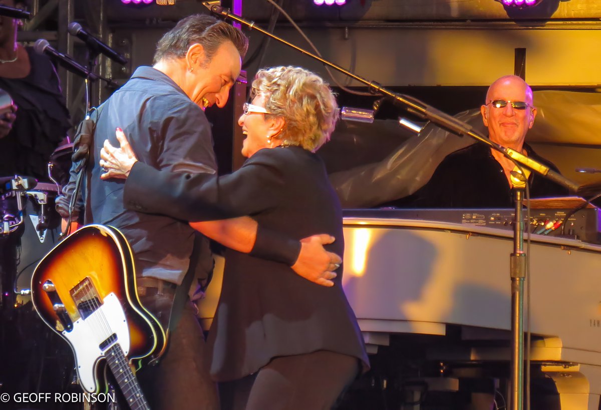 Geoff Robinson tweet media