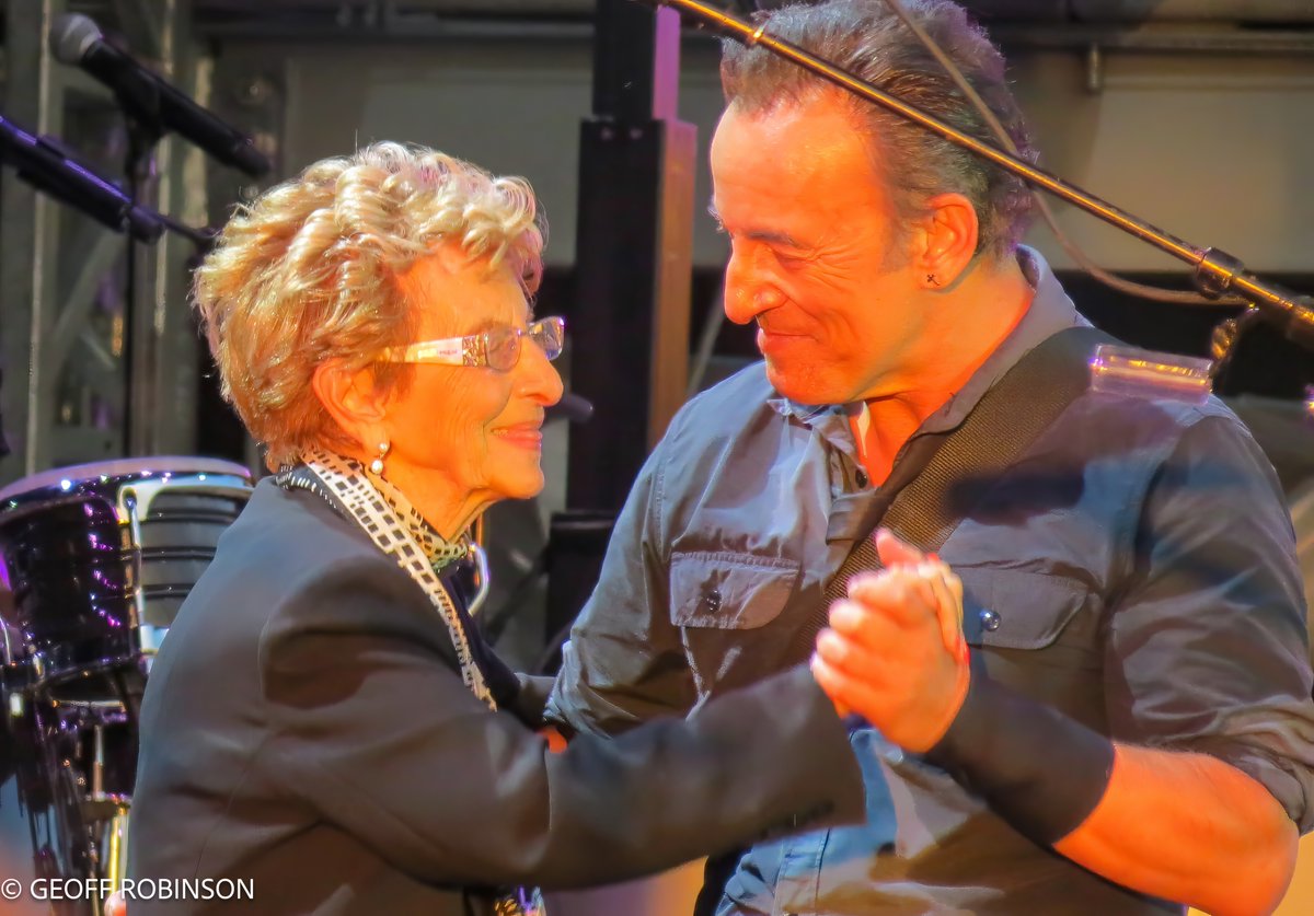 Geoff Robinson tweet media