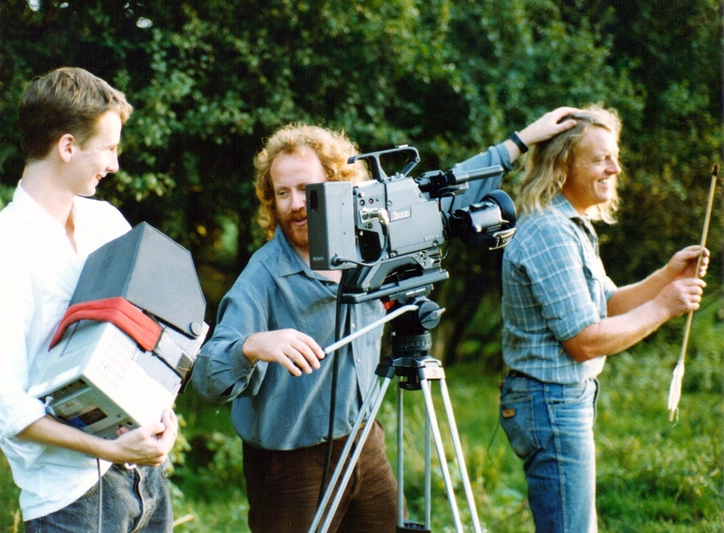 thetimeteam's tweet photo. One from the archive 😊
Exclusive Content:
https://t.co/klCrViJIds
New Episodes:
https://t.co/1mUqJMIxaa
Classic Episodes:
https://t.co/hU4mOyYbCs
#timeteam #archaeology #history #philharding #archaeologist #heritage #thedig #diglife #careerinruins https://t.co/LEu3s3JZoq