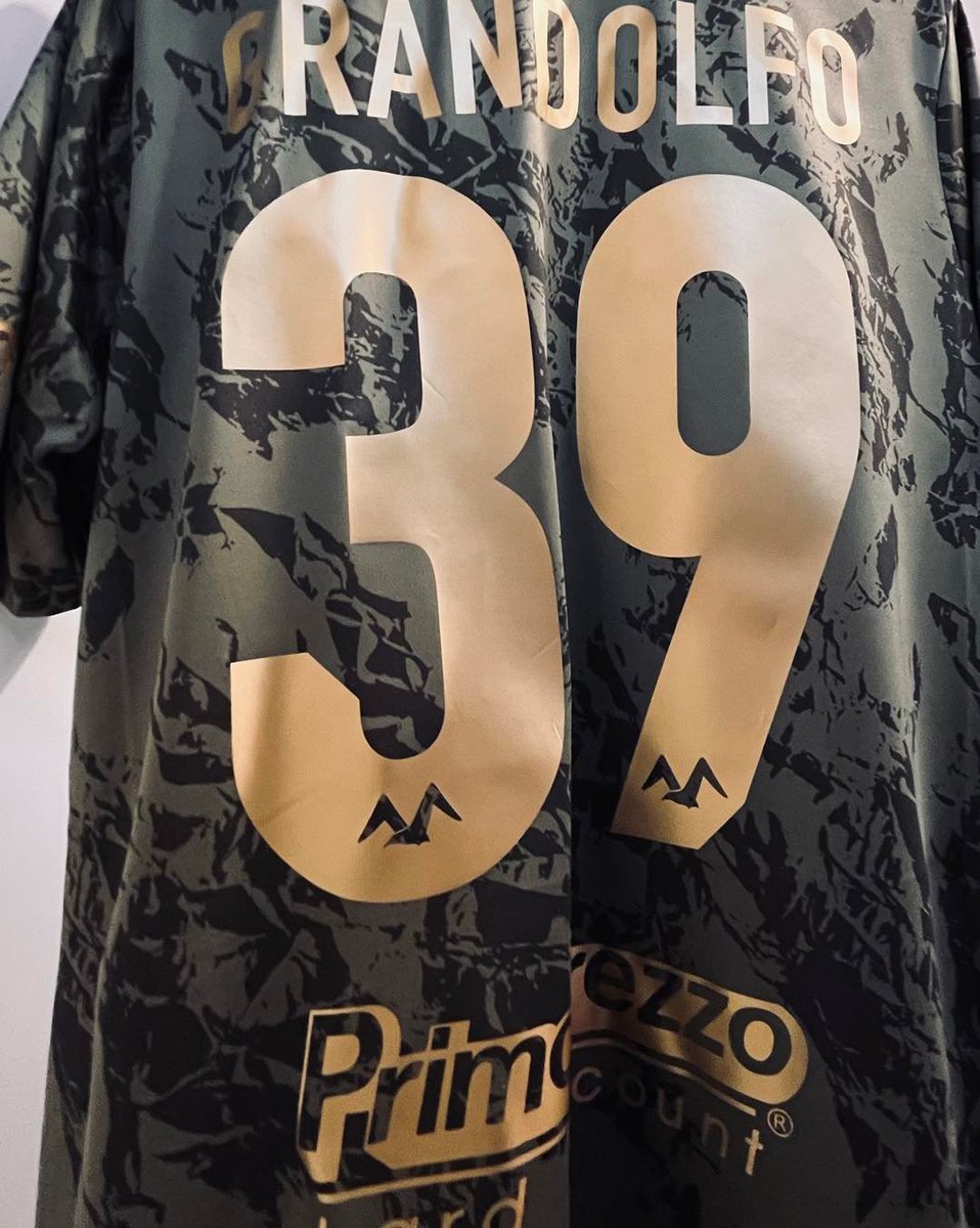 MonopoliCalcio's tweet photo. Special match. Special kit.
#monopoli #cometenessunomai https://t.co/8aXz66yVGP