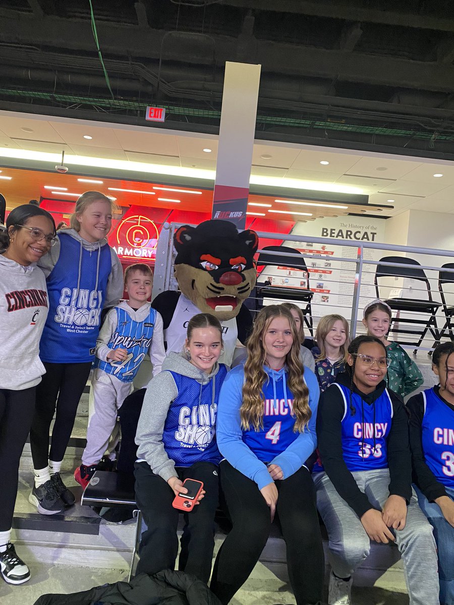 LallathinR's tweet photo. Celebrating and supporting #NationalWomensInSportsDay #UCWBB https://t.co/7DT3MnROC0
