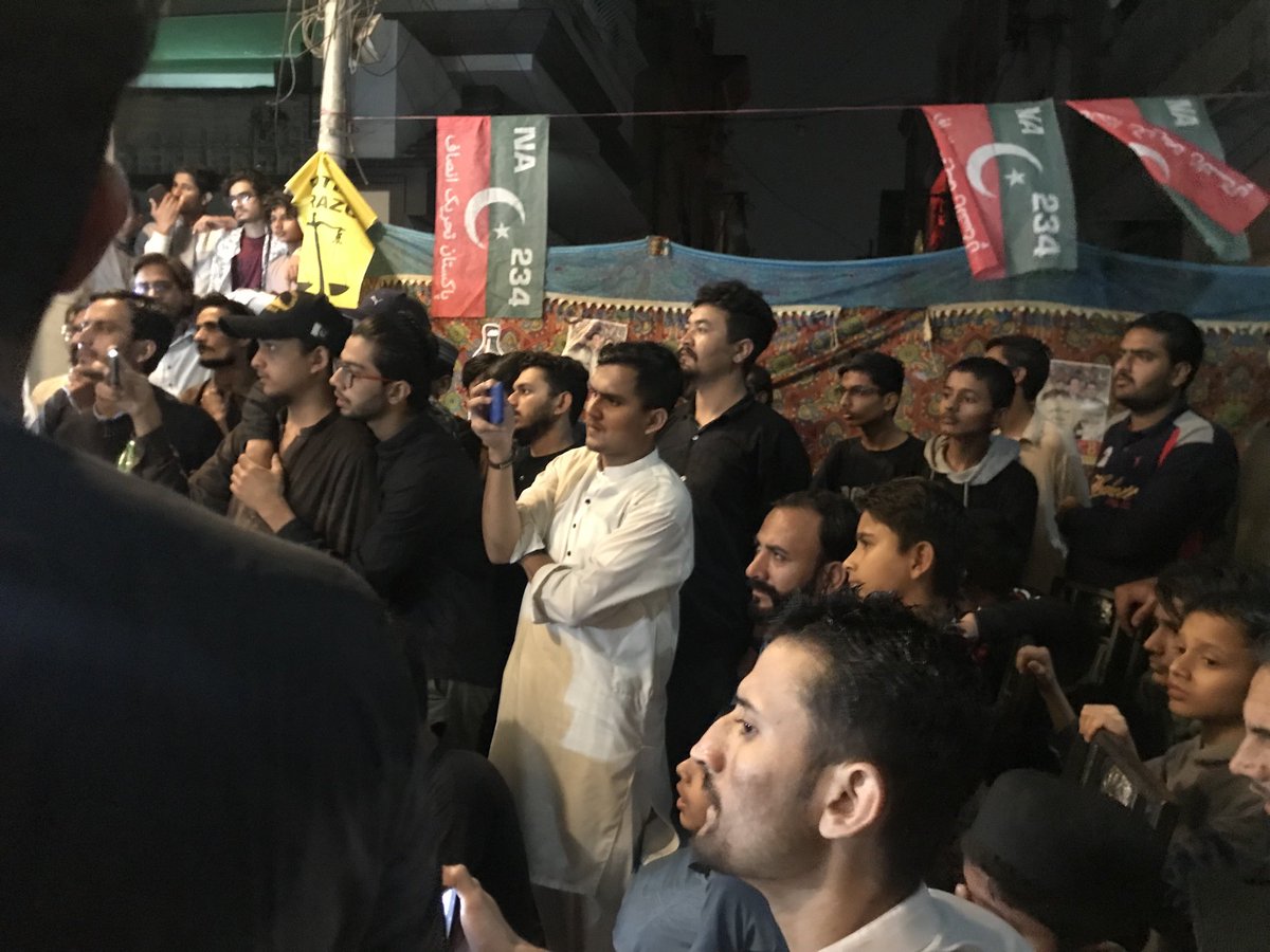 RanaAsad51's tweet photo. این اے 234 کورنگی فہیم خان بھائ کورنر میٹنگ میں خطاب 
انتخابی نشان بوتل 
ووٹ  عمران  خان کا https://t.co/4mATNFD6eU