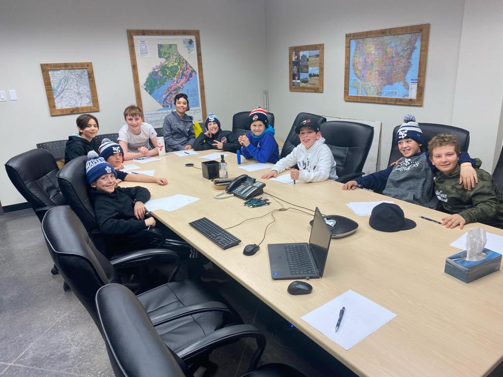 SBAYankees's tweet photo. “Baseball is ninety percent mental. The other half is physical.”  Yogi Berra

It might be February, but our 11U AA boys are working hard with some classroom training on the mental side of baseball. There may have been some pizza involved 🍕Keep up the good work boys! https://t.co/aadyXMBDzq