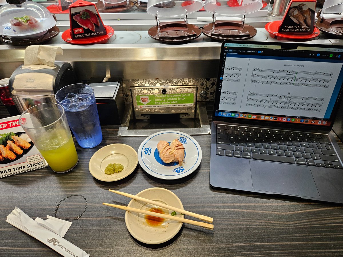 JesterMusician's tweet photo. sushi and arranging kind of day today https://t.co/jIpwtlPXvj