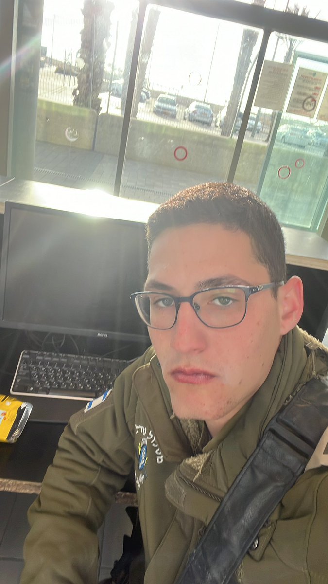 Benleisorek's tweet photo. הבנתי שיש טרנד של להעלות תמונה באמצע 21 אז הנה https://t.co/OeVr7N77hJ