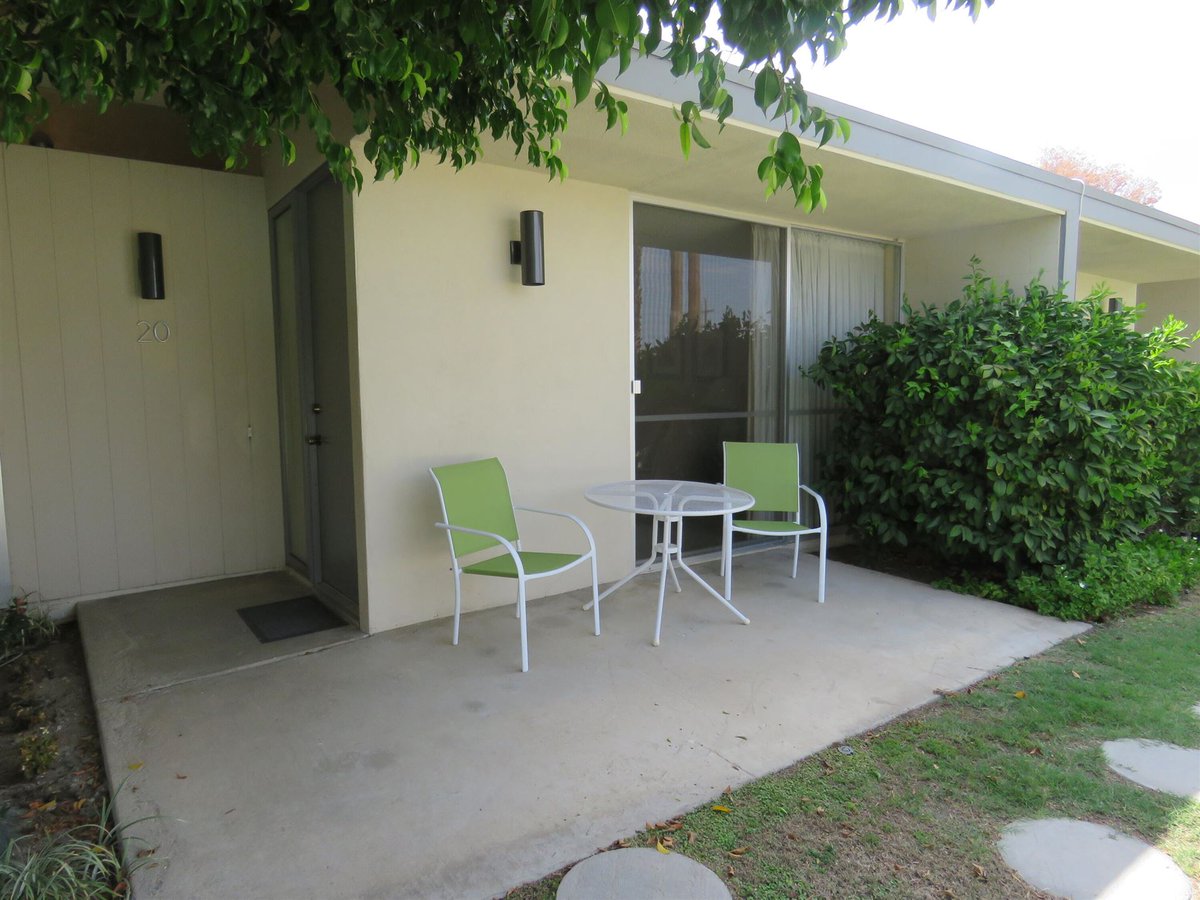 debbiebehlman's tweet photo. 45301 Deep Canyon #20, Palm Desert, CA, 92260
2 bed | 2 bath 981 Sq. Ft.
Active | 3000
https://t.co/ooF1t7qufp
Spring and Summer Rental. Available May 2024 - October 2024. South Palm Desert mid century furnished condo. Close to Eisenhower medical center and College of the... https://t.co/SzX8ZzEViZ