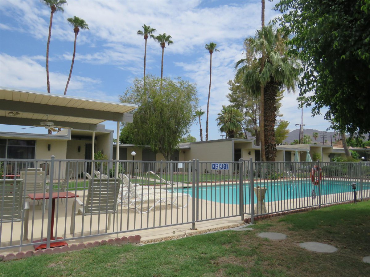 debbiebehlman's tweet photo. 45301 Deep Canyon #20, Palm Desert, CA, 92260
2 bed | 2 bath 981 Sq. Ft.
Active | 3000
https://t.co/ooF1t7qufp
Spring and Summer Rental. Available May 2024 - October 2024. South Palm Desert mid century furnished condo. Close to Eisenhower medical center and College of the... https://t.co/SzX8ZzEViZ