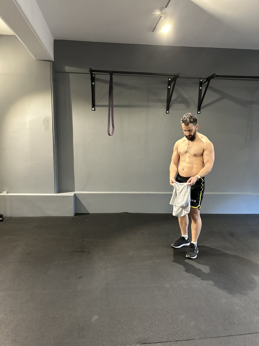 Shirtless workout anyone ?