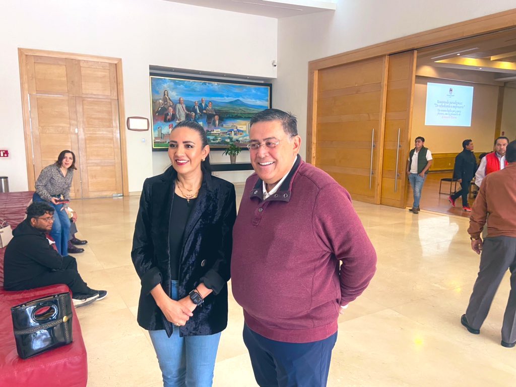 hector_sinecio's tweet photo. #MONITOR Arranca foro “De Estudiante a  Empresario” con una gran convocatoria de jóvenes por parte de @presenciajuvenilmx contando con la asistencia de @PalomaArce9 @Armando_RiveraC en el #ClubDeIndustriales  el Apóstol @SNietoCastillo cancelo de último minuto su asistencia. https://t.co/XvZffYGlBZ