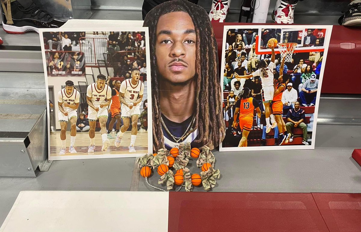 ShakamiAni's tweet photo. @JermarquisJ Senior Night was absolutely amazing🥰🥰🥰 https://t.co/4lYhRS9XbK