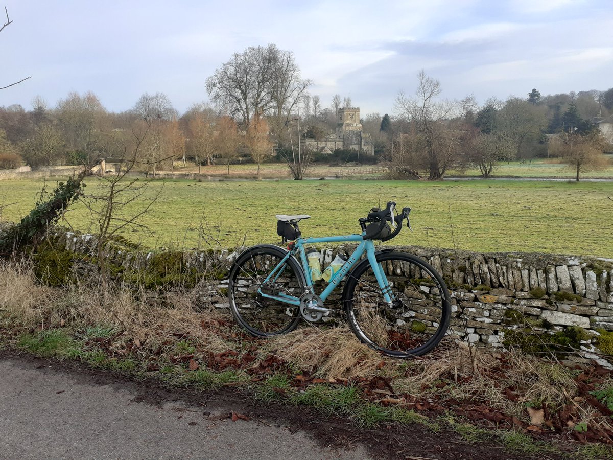 CB_cycles's tweet photo. No audax for me this weekend so a pic from last weekends in the Cotswolds. I have bookmarked the Chiltern Grit but its subject to travel expenses as the cars breaking my bank again this month. Might be a DIY month π€ #FebruaryBlues #ukcyclechat #cycling #audax https://t.co/OsGFyc2b2w