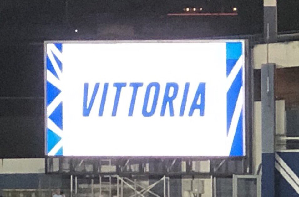 corsicami_'s tweet photo. ⚪️🔵 Ghjornu di scontru 🔵⚪️

🆚 AC AJACCIO
⚽️ @Ligue2BKT
⌚️ 8 ore 45 di sera
📍 Stadiu Armand CESARI
📲 #SCBACA
🎮 Lilian Laslandes et Michel Moretti 
🎡 23 ghjurnata
🕰 LUNI u 5 di ferraghju 
📺 Annant’à BEIN SPORT
👨‍👨‍👦‍👦 Capacità : 16000 

DIRETTORE DI GHJOCU 
Olivier THUAL https://t.co/OmvBXH9pEY