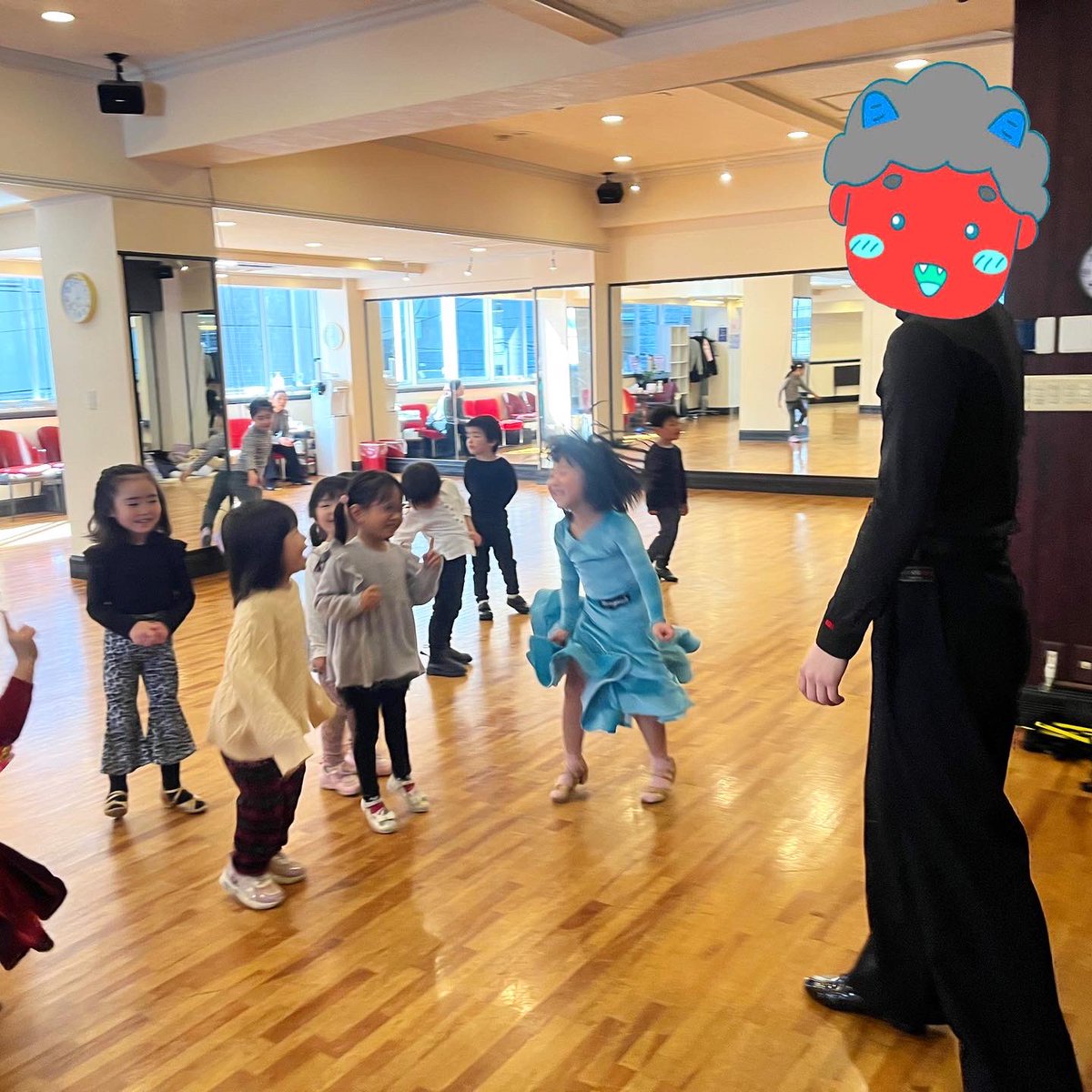 liberadance's tweet photo. 今日は節分の日…！
つまり、豆まきをしたんだ👹

無事に鬼退治、成功‼️‼️やったね😝

 #豆まき #節分の日 #楽しい時間 #友達 #ダンス  #リベラダンス #LIBERADANCE #KIDS https://t.co/vwkZISQ5Y6